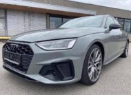 Audi A4 Avant 30 TDI S-line / 136 hp /