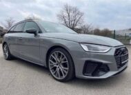 Audi A4 Avant 30 TDI S-line / 136 hp /