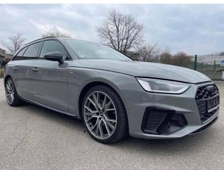 Audi A4 Avant 30 TDI S-line / 136 hp /