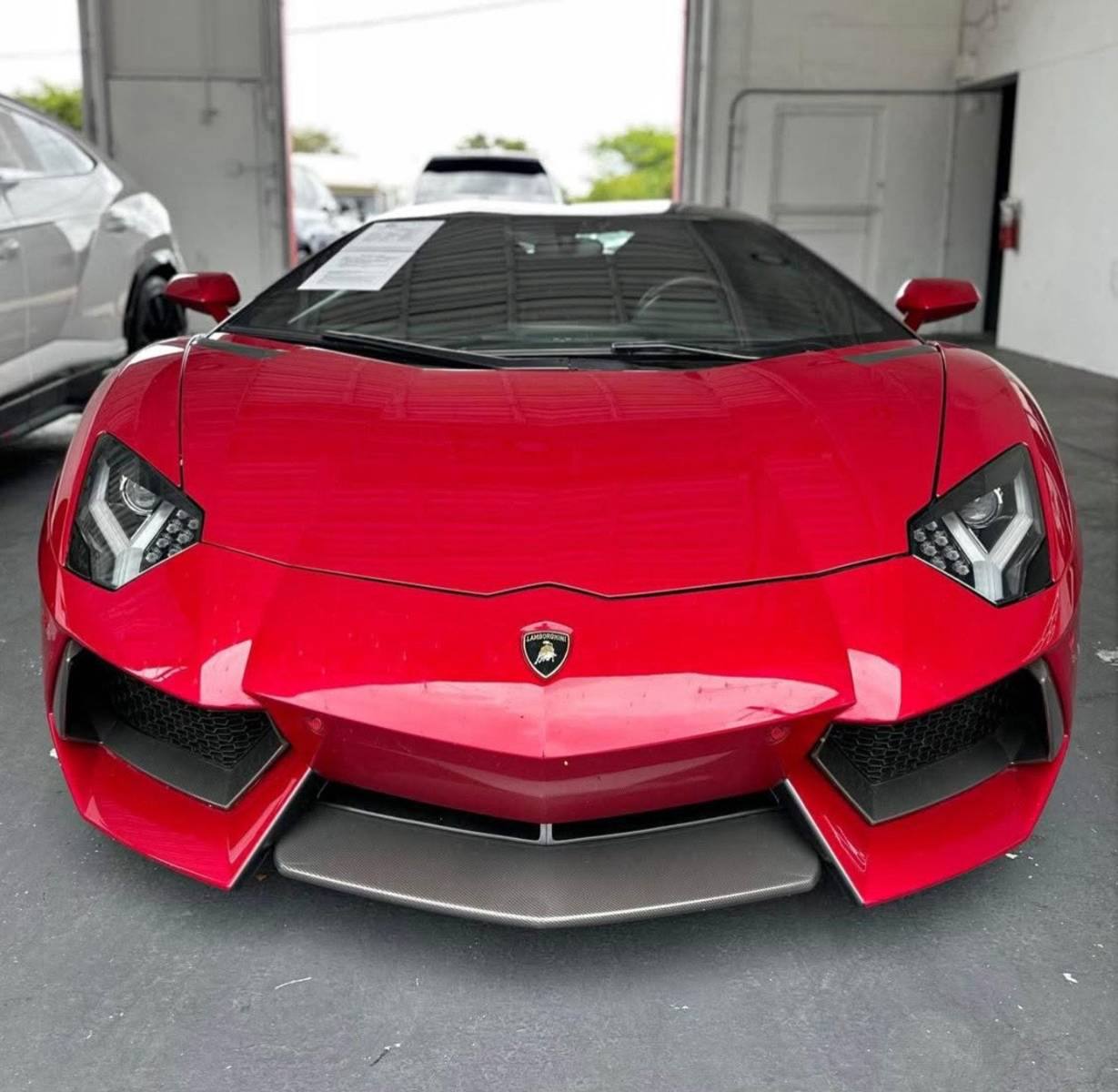2016 Lamborghini Aventador – LP 700-4