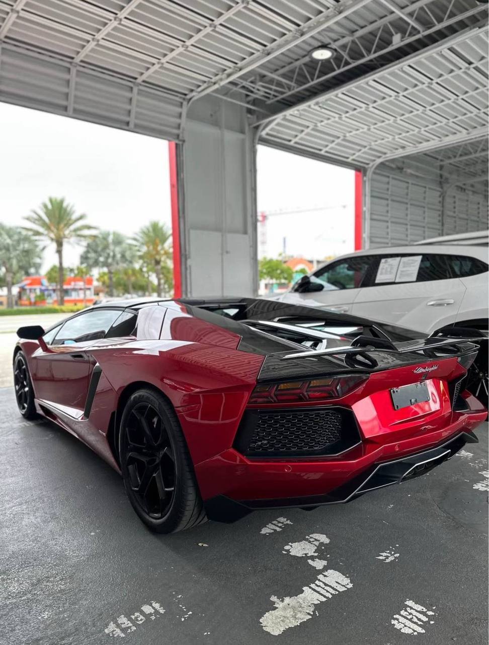 2016 Lamborghini Aventador – LP 700-4