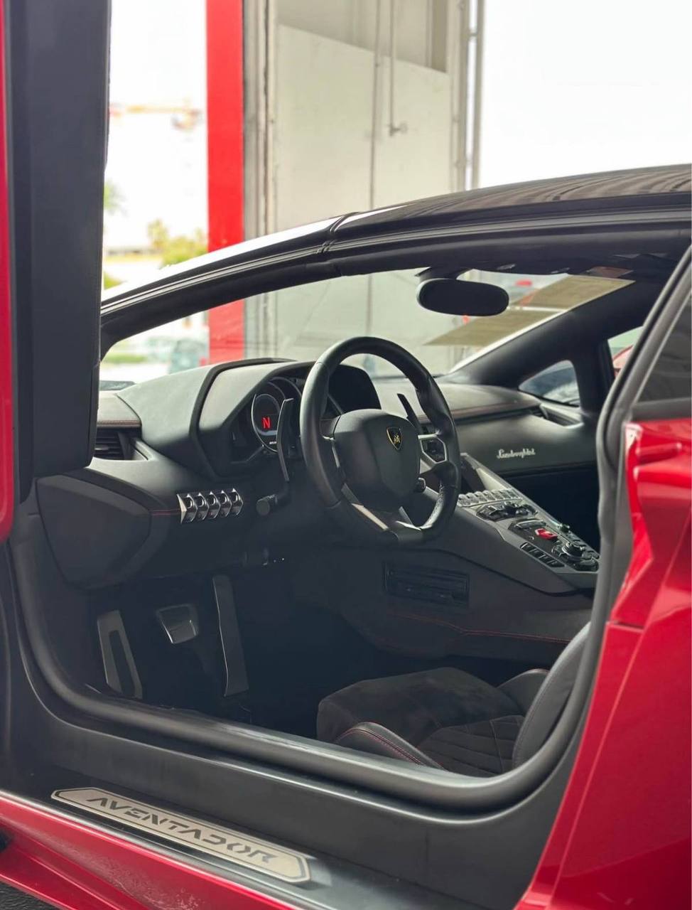 2016 Lamborghini Aventador – LP 700-4