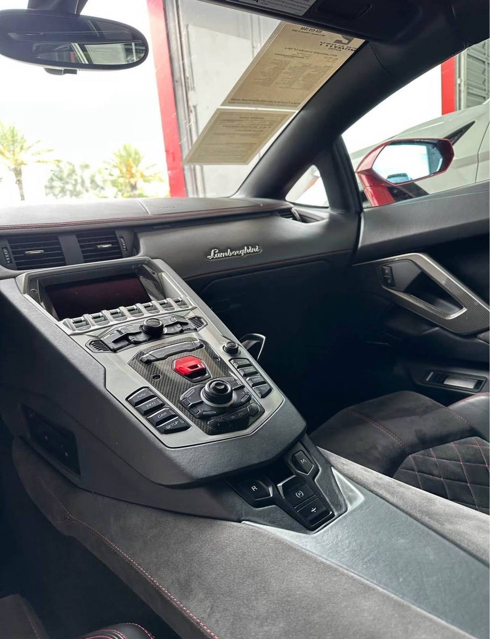 2016 Lamborghini Aventador – LP 700-4